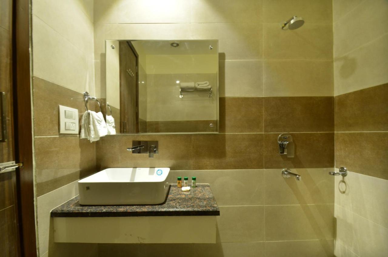 Capital O 8510 Welcome Inn Amritsar Exterior foto